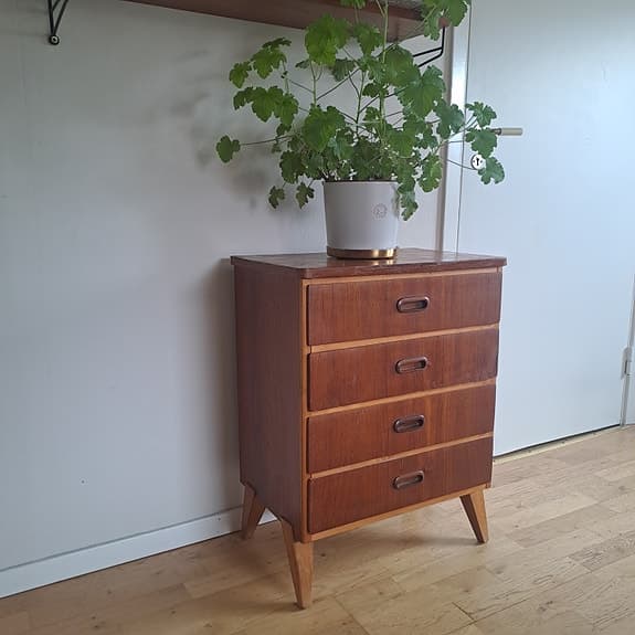 Fantastiskt retro byrå I teak 1950-tal
