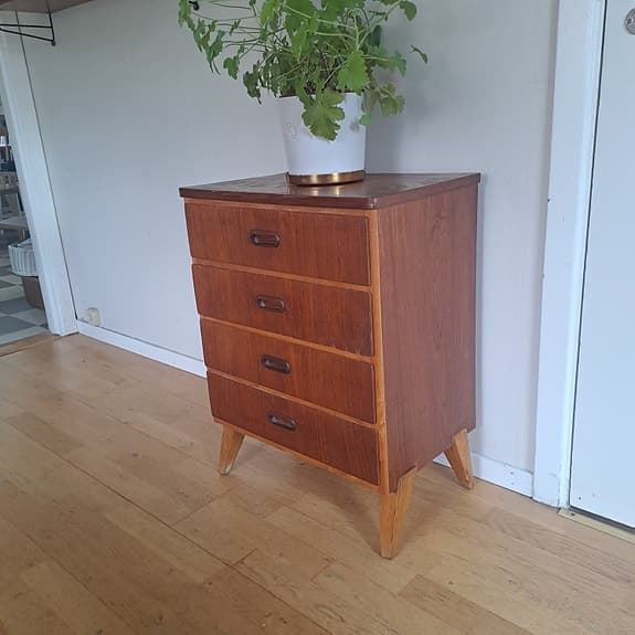 Fantastiskt retro byrå I teak 1950-tal