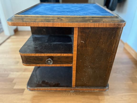 Kvadratiskt snurrbord från Åby Möbelfabrik