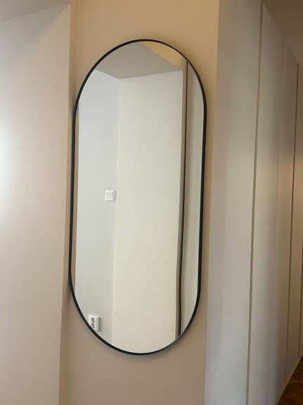 IKEA spegel med svart ram 60*120cm