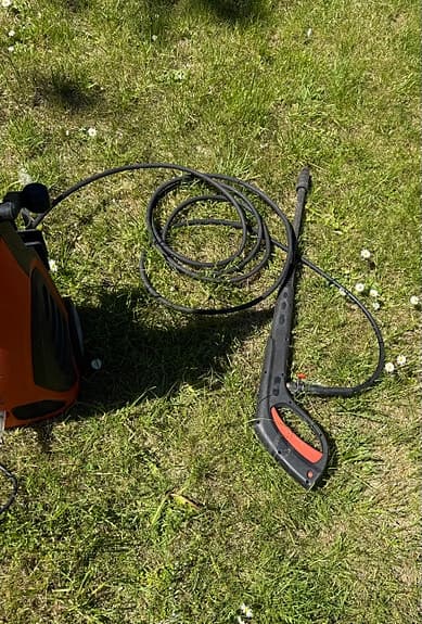 Black & Decker högtryckstvätt – komplett med slang och handtag