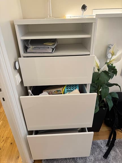 IKEA vit hög byrå med hyllor (140x40x40)