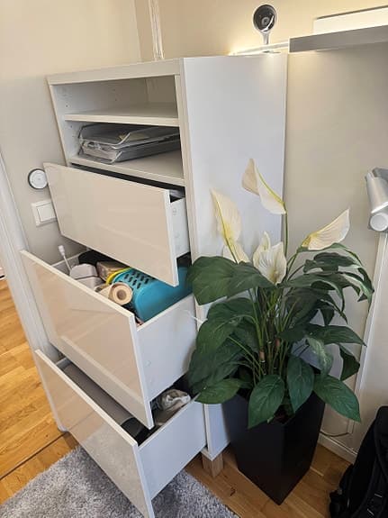 IKEA vit hög byrå med hyllor (140x40x40)