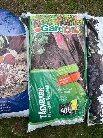 Trädgårdsmaterial Hasselfors/Gardol täckbark, flis och lecakulor 40L