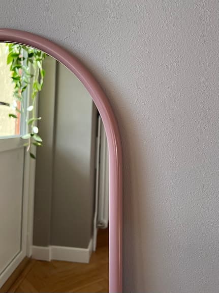 AYTM ”Angui” oval rosa spegel