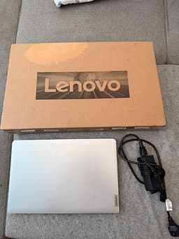 Lenovo IdeaPad 1 15,6” – i3 / 8GB RAM / 512GB SSD