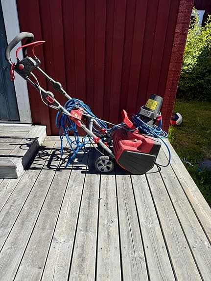 Elektrisk snöslunga röd