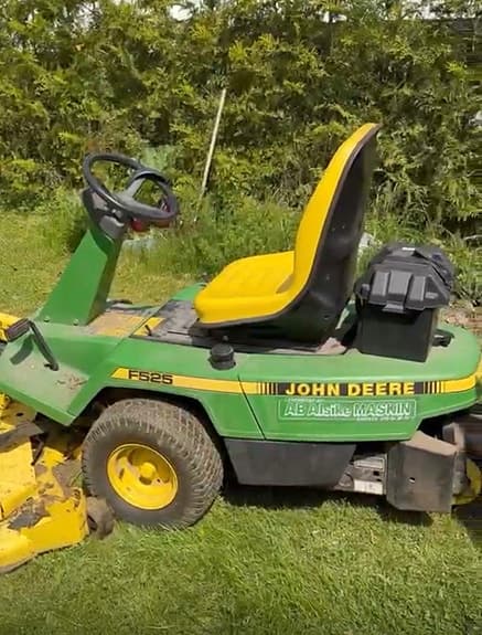 John Deere F525 åkgräsklippare