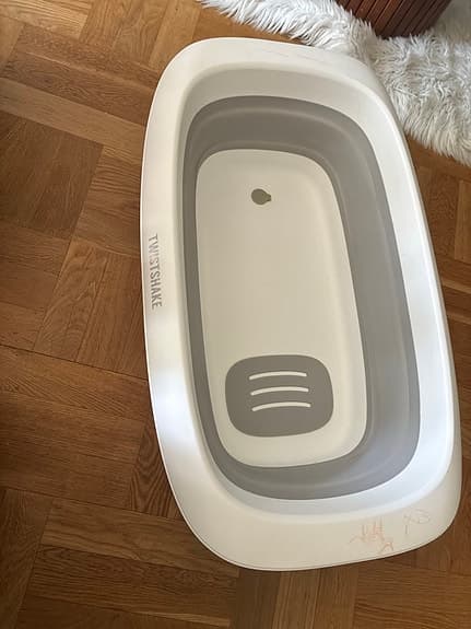 Twistshake hopfällbart babybadkar vitt/grått