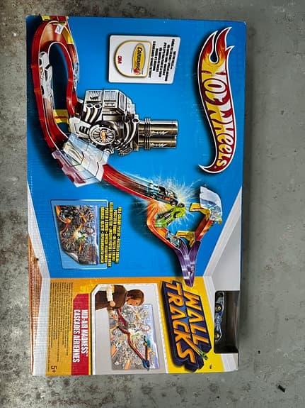 Hot Wheels Wall Tracks Mid-Air Madness & Boardwalk Blast