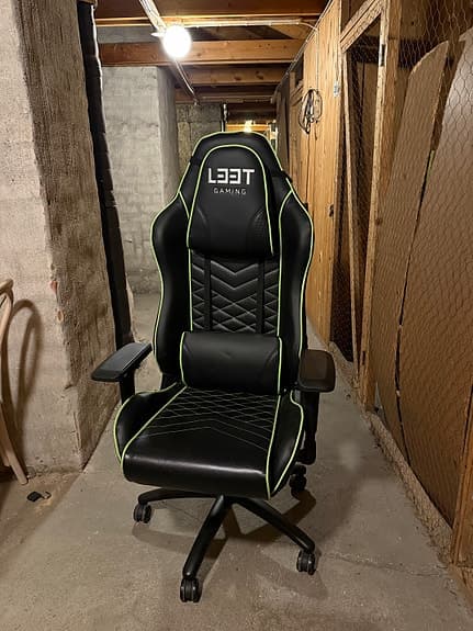LEET Gaming stol svart/grön