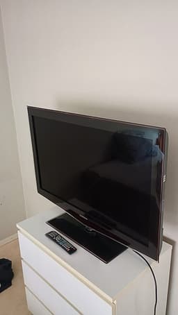 Samsung TV 40 tum svart