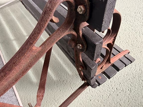 Trädgårdsbänk i trä och metall svart/brun