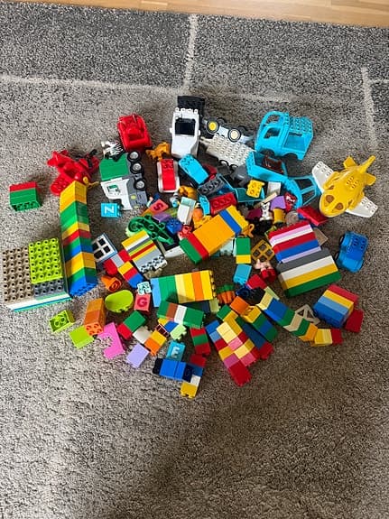 LEGO DUPLO blandade klossar och fordon
