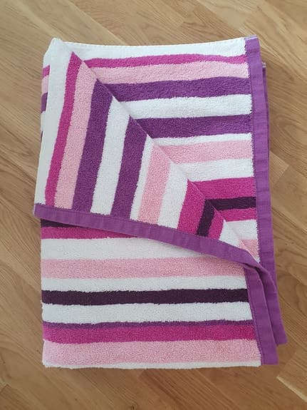 Stort frotté badlakan i läckra färger - 100×140 cm