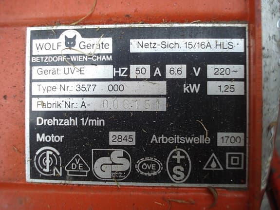 WOLF gräsmatteluftare/mossrivare
