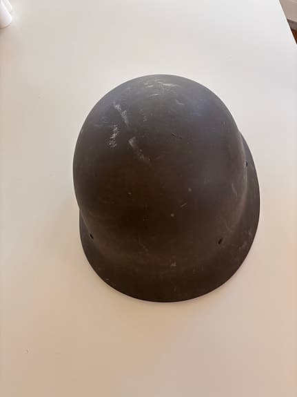 Militärhjälm med läderinredning grön