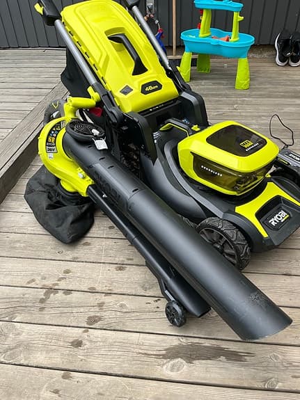 Ryobi gräsklippare 36V + batteri och lövblås/uppsamlare