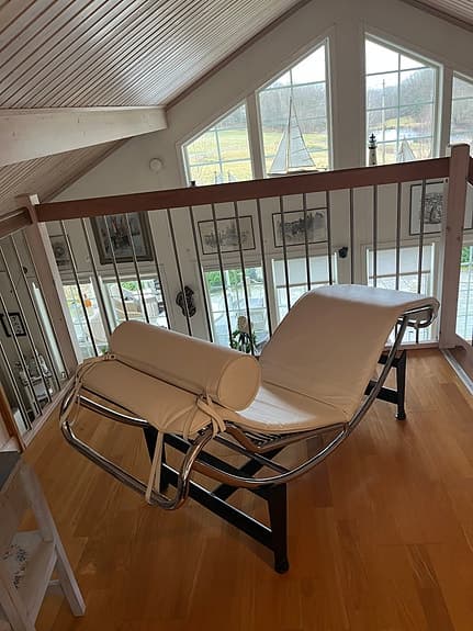 Vilstol Vitt skinn med kromstativ