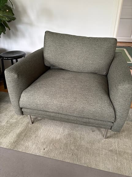 Bolia Lomi fåtöljer – helt nya i vackert grönt tyg
