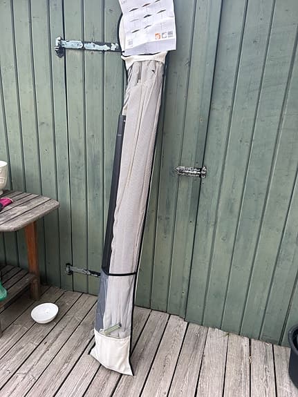 LOFT parasoll med granitfot