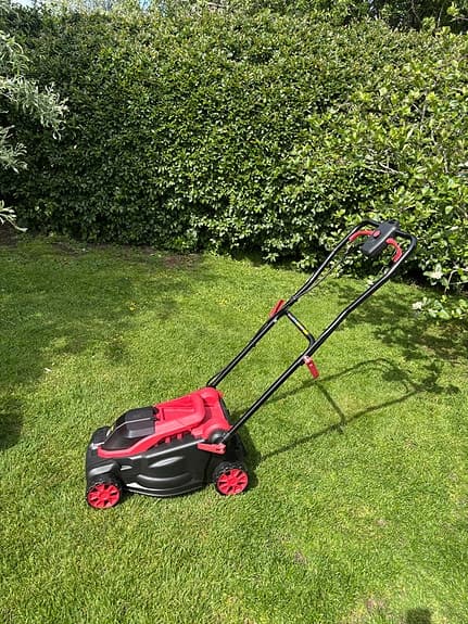 Batteridriven Gräsklippare som ny