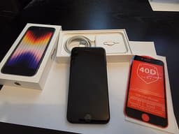 Apple iPhone SE (2-3 gen) 64 GB svart