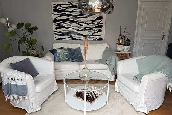 IKEA soffa och två fåtöljer i vitt tyg