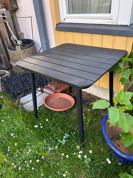 Trädgårdsbord