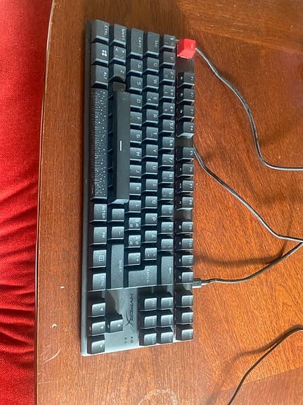 Svart hyperx  trådbundet tangentbord