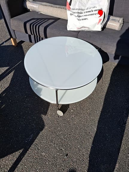 Snyggt runt soffbord i två nivåer – Vitt/Glas & Krom