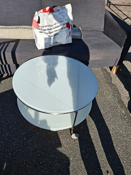 Snyggt runt soffbord i två nivåer – Vitt/Glas & Krom