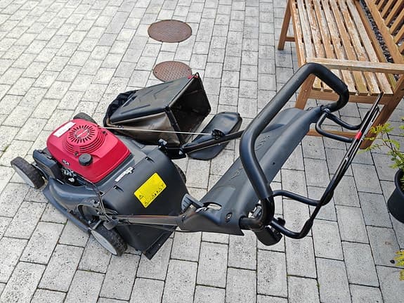 Honda HRX 476 C SDE bensinklippare grå/röd
