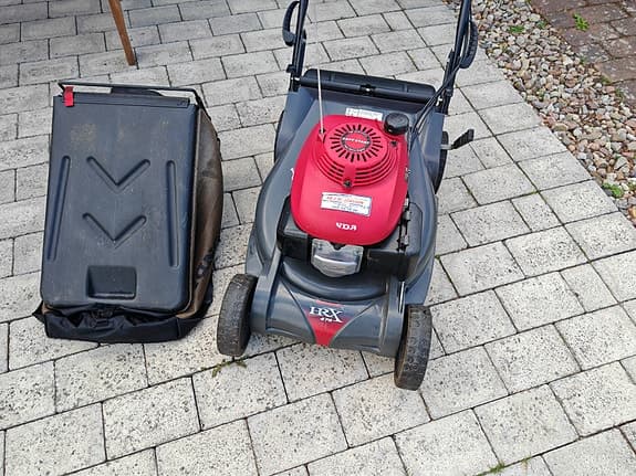 Honda HRX 476 C SDE bensinklippare grå/röd