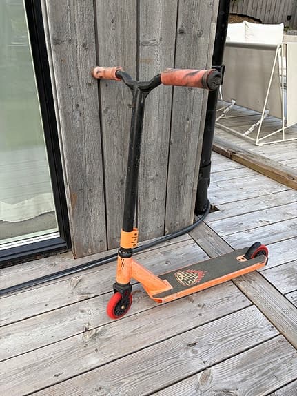 Slamm Tantrum V9 tricksparkcykel – Orange (barn)