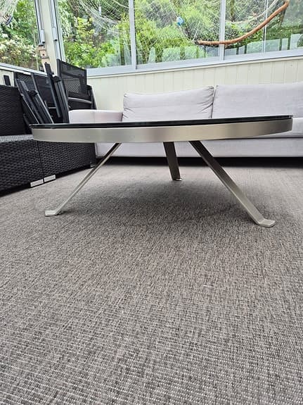 Svart. runt glassbord från Boconcept
