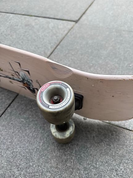 Skateboard med grafiskt motiv