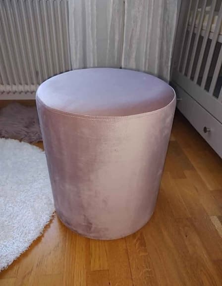 Sammetspall med tillhörande fårskinn