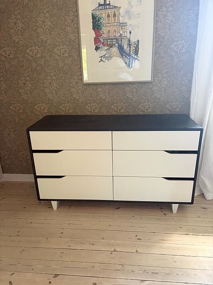 Brunbetsad byrå, IKEA