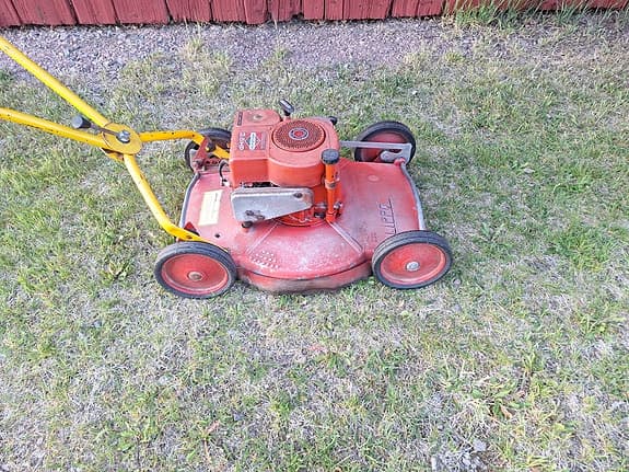 Klassisk Klippo gräsklippare i bra skick