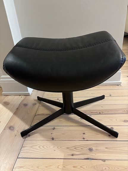 Fotpall Elegance med svart metallfot