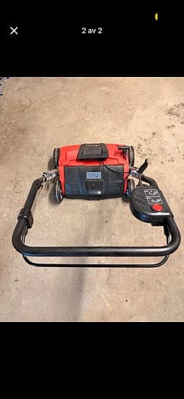 Gräsmatteluftare - Einhell elektrisk vertikalskärare röd