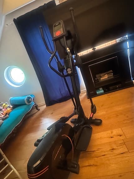 Crosstrainer svart med display