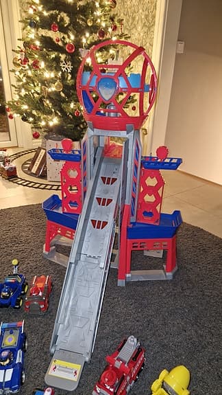 Paw Patrol lekset med utsiktstorn, fordon och figurer
