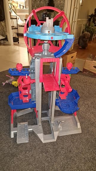 Paw Patrol lekset med utsiktstorn, fordon och figurer