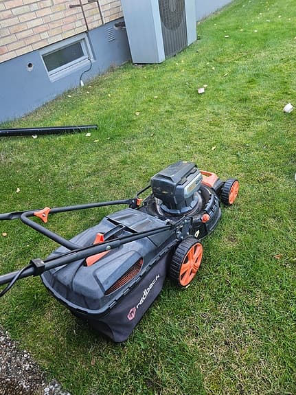 Redback gräsklippare batteridriven 120v