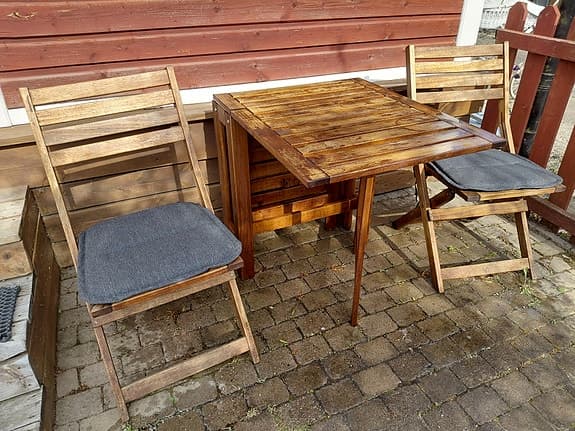Äpplarö - Klaffbord och stolar + dynor