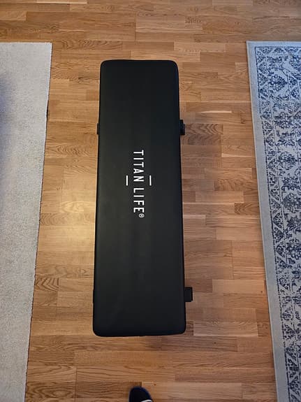 Titan Life träningsbänk svart