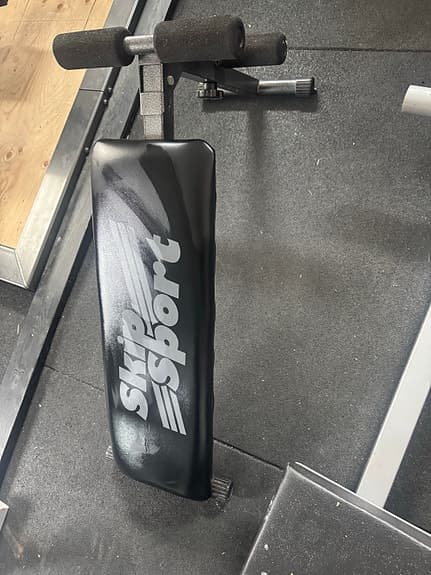 Skip Sport träningsbänk svart