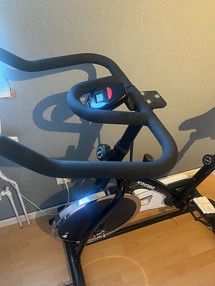 Kayoba motionscykel svart